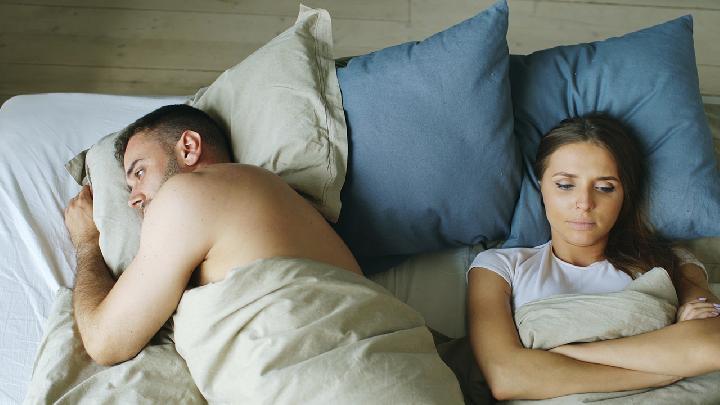 女性适度性生活有什么好处?女性性生活过多有什么危害?